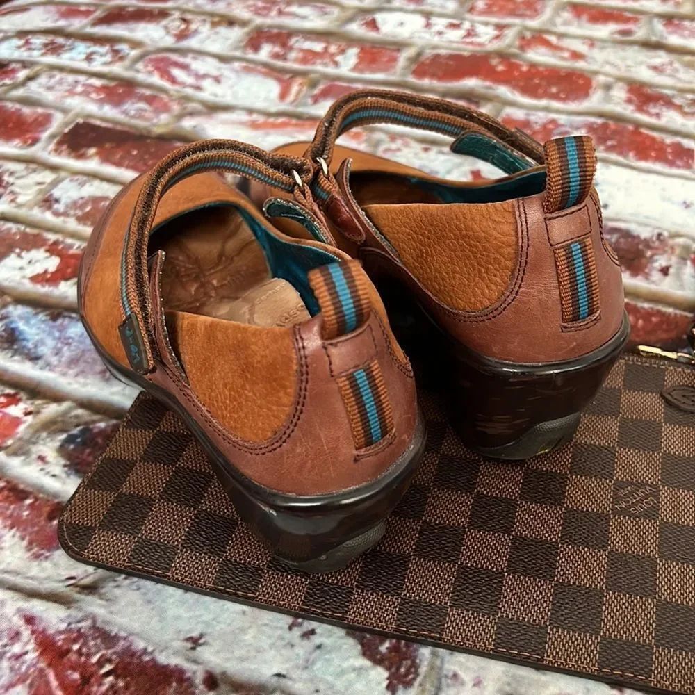 * J-41 brown Mary Jane Wedges - Picture 7 of 11